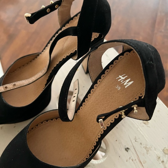 H&M black suede platform ankle strap heels - Picture 10 of 15